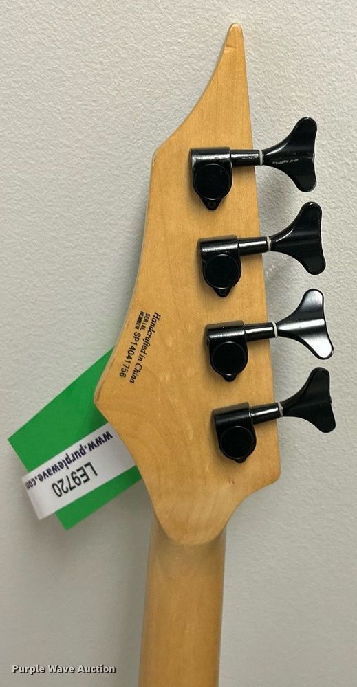 image for item LE9720 Dean electric guitar