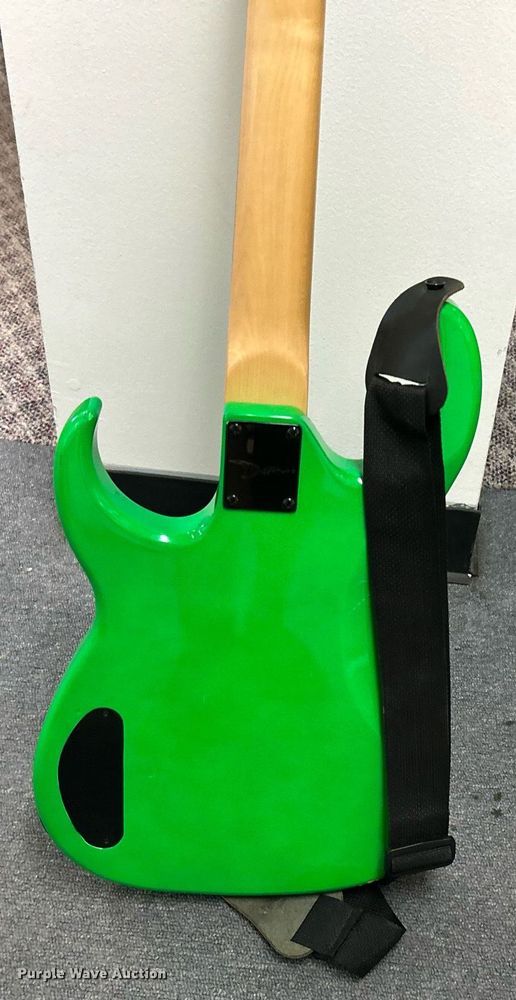 image for item LE9720 Dean electric guitar