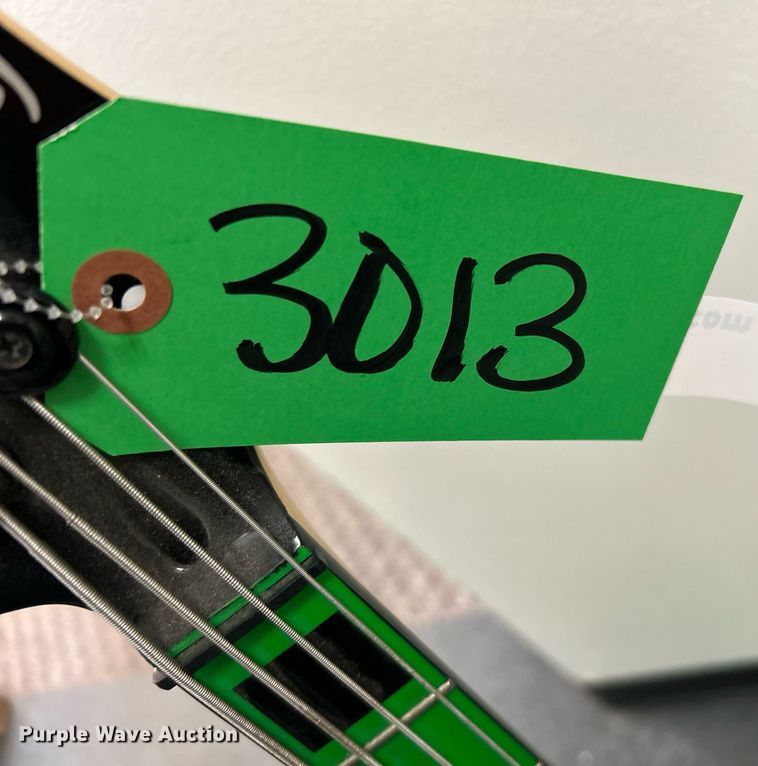 image for item LE9720 Dean electric guitar