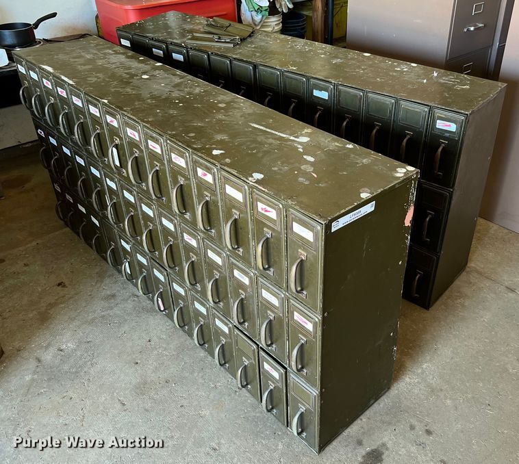 image for item LF9389 (2) file cabinets