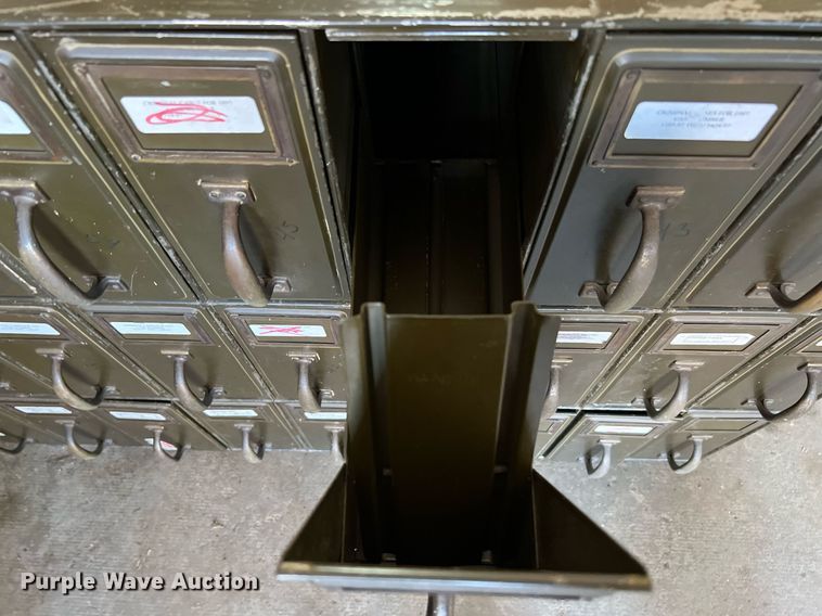 image for item LF9389 (2) file cabinets