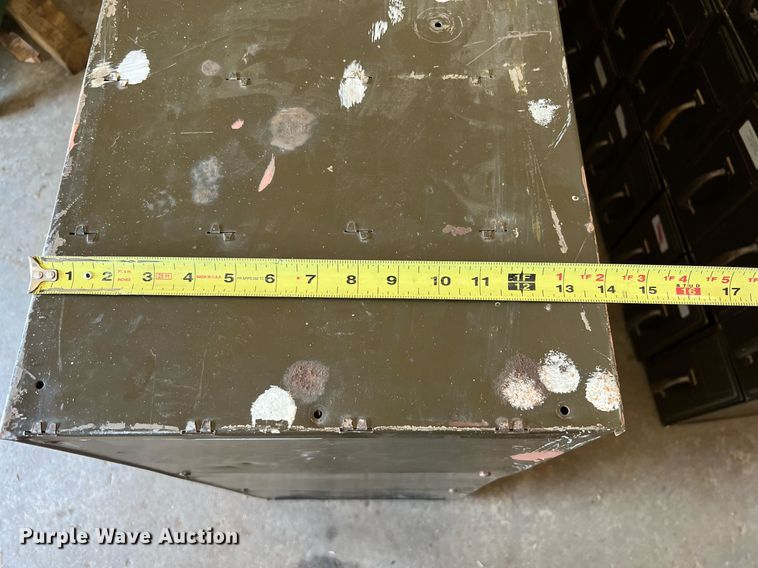 image for item LF9389 (2) file cabinets