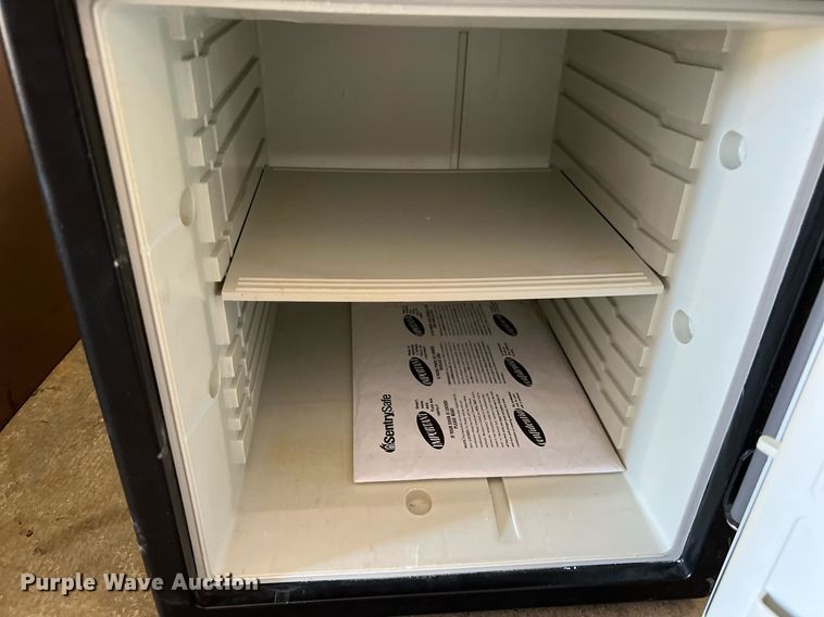 image for item LF9390 File cabinets