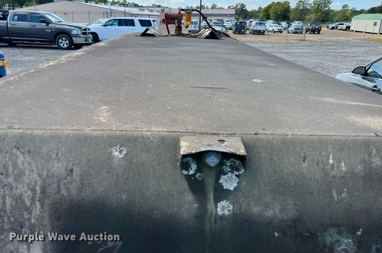 image for item LF9399 Aluminum fuel tank bed