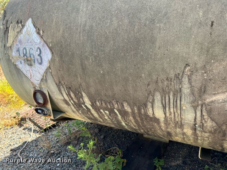 image for item LF9399 Aluminum fuel tank bed