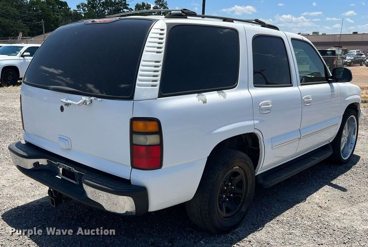 image for item LF9403 2004 Chevrolet Tahoe  SUV