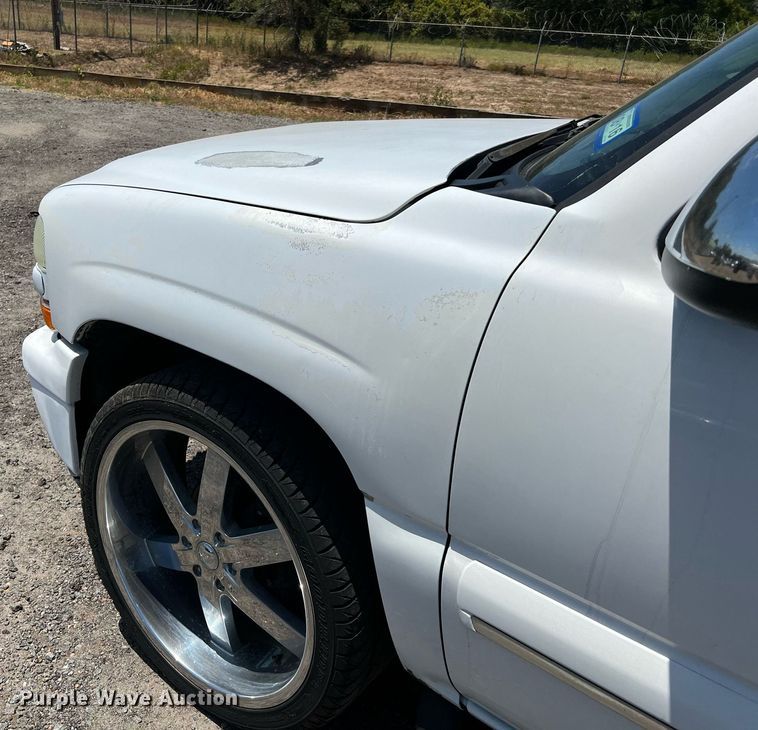 image for item LF9403 2004 Chevrolet Tahoe  SUV