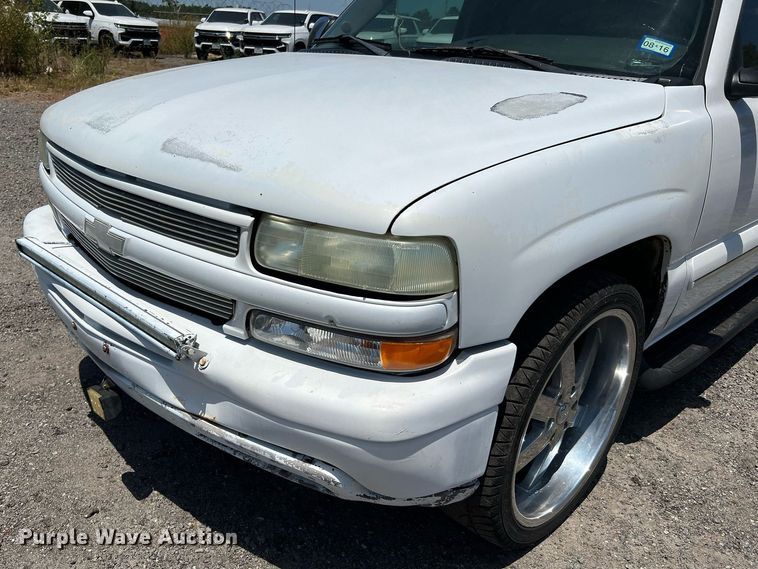 image for item LF9403 2004 Chevrolet Tahoe  SUV