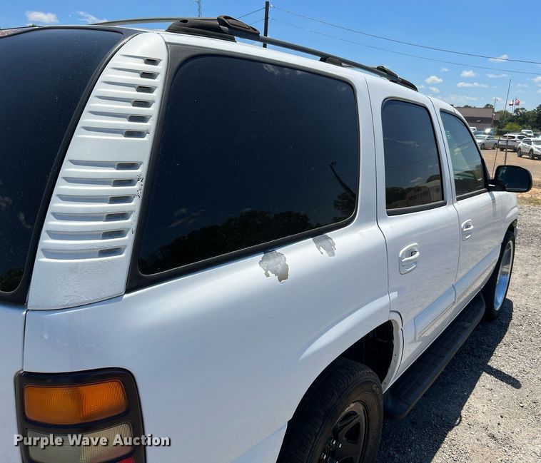 image for item LF9403 2004 Chevrolet Tahoe  SUV