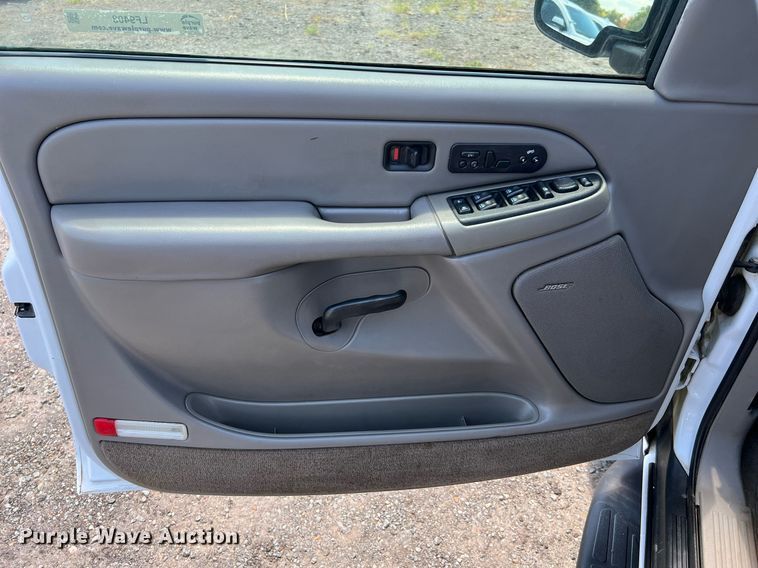 image for item LF9403 2004 Chevrolet Tahoe  SUV