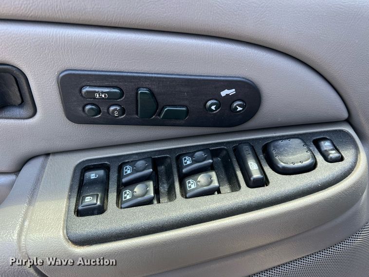 image for item LF9403 2004 Chevrolet Tahoe  SUV