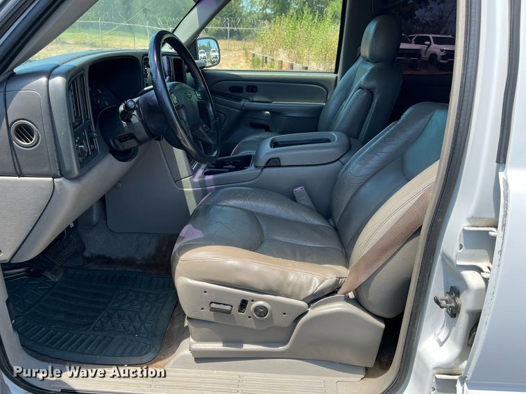 image for item LF9403 2004 Chevrolet Tahoe  SUV