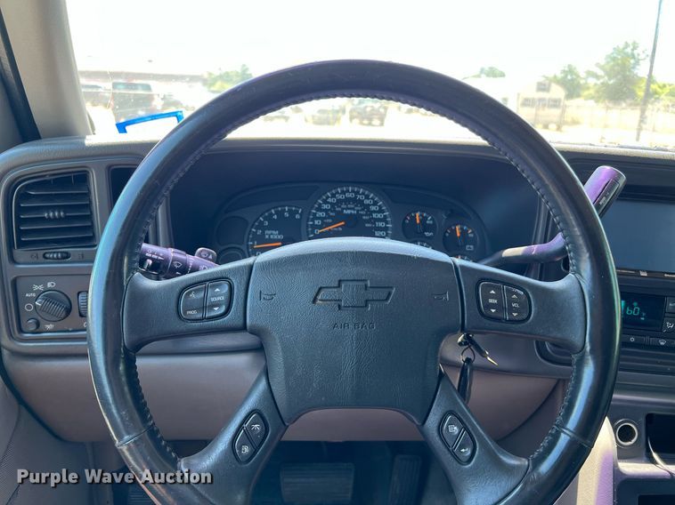 image for item LF9403 2004 Chevrolet Tahoe  SUV