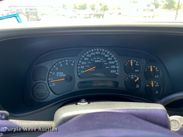 image for item LF9403 2004 Chevrolet Tahoe  SUV