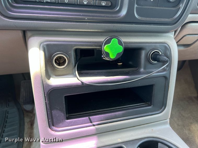 image for item LF9403 2004 Chevrolet Tahoe  SUV