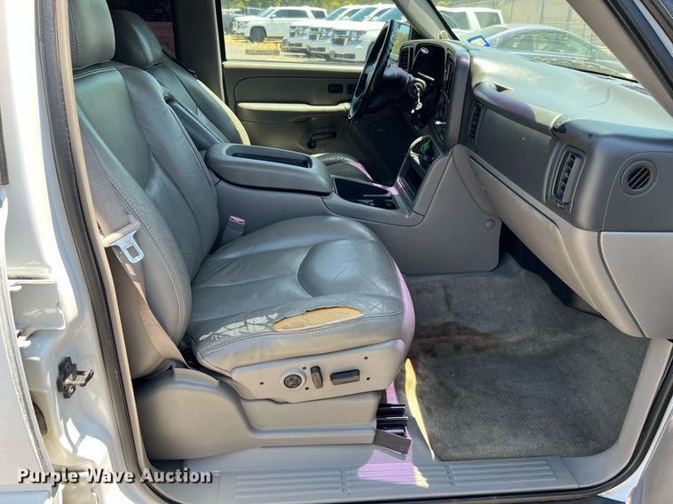 image for item LF9403 2004 Chevrolet Tahoe  SUV