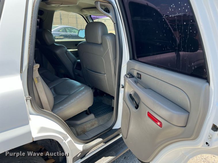 image for item LF9403 2004 Chevrolet Tahoe  SUV