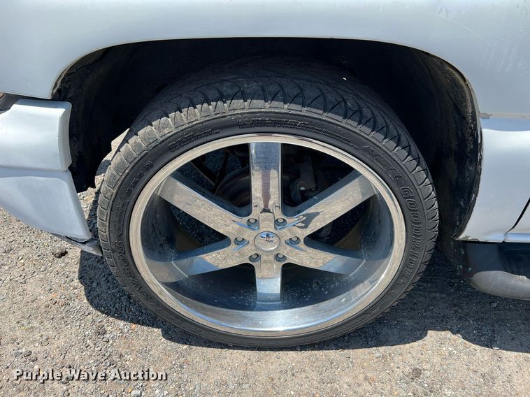 image for item LF9403 2004 Chevrolet Tahoe  SUV