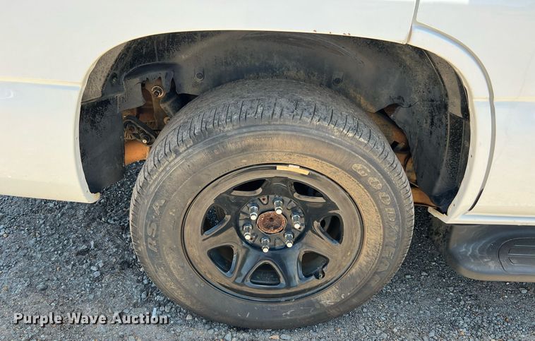 image for item LF9403 2004 Chevrolet Tahoe  SUV