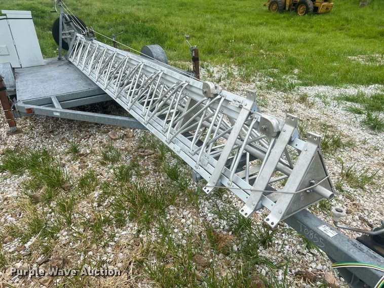 image for item LI9713 2006 Glen Martin Engineering  radio tower trailer