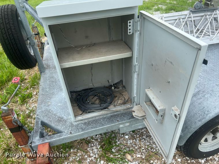 image for item LI9713 2006 Glen Martin Engineering  radio tower trailer