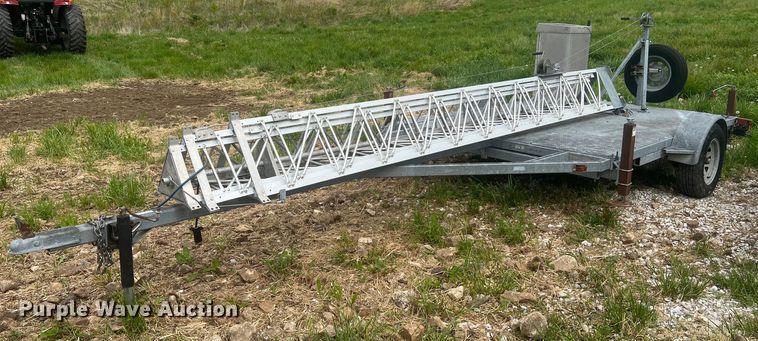 image for item LI9714 2006 Glen Martin Engineering  radio tower trailer