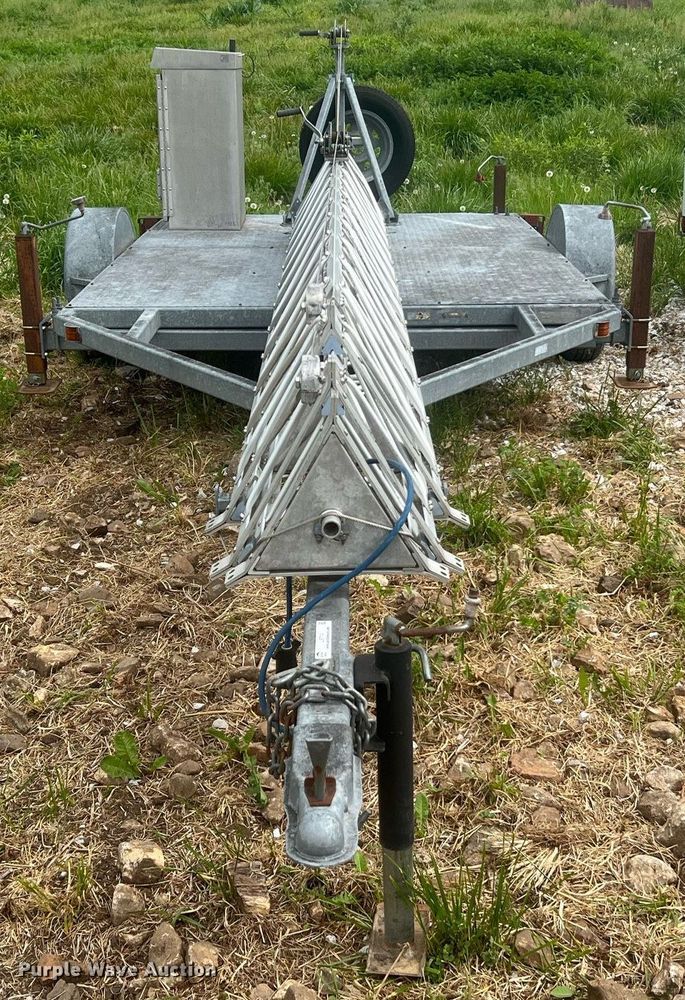 image for item LI9714 2006 Glen Martin Engineering  radio tower trailer