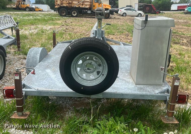 image for item LI9714 2006 Glen Martin Engineering  radio tower trailer