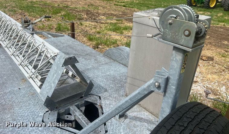 image for item LI9714 2006 Glen Martin Engineering  radio tower trailer