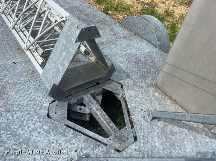 image for item LI9714 2006 Glen Martin Engineering  radio tower trailer