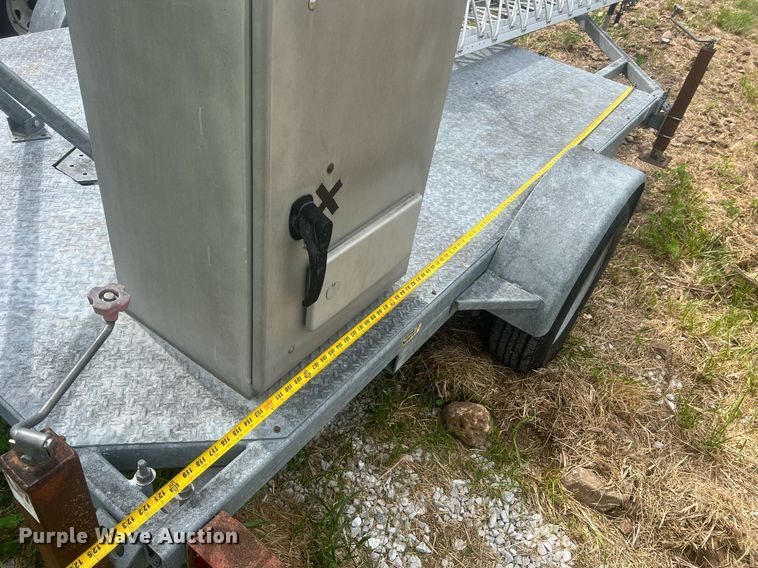 image for item LI9714 2006 Glen Martin Engineering  radio tower trailer