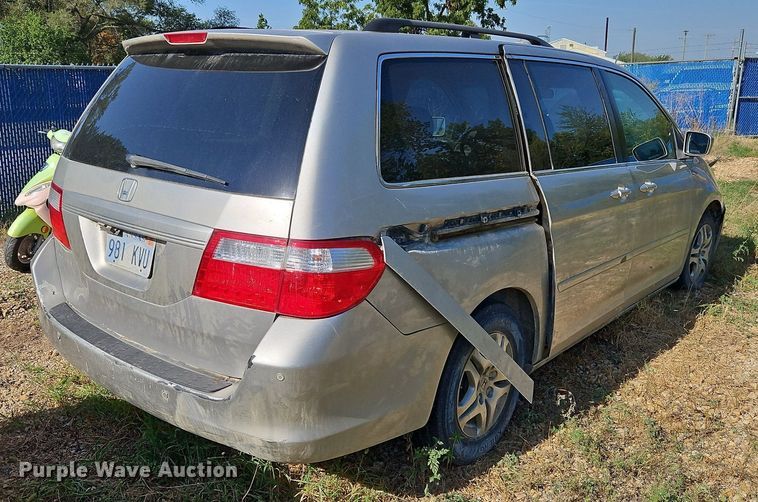 image for item LM9126 2006 Honda Odyssey  van