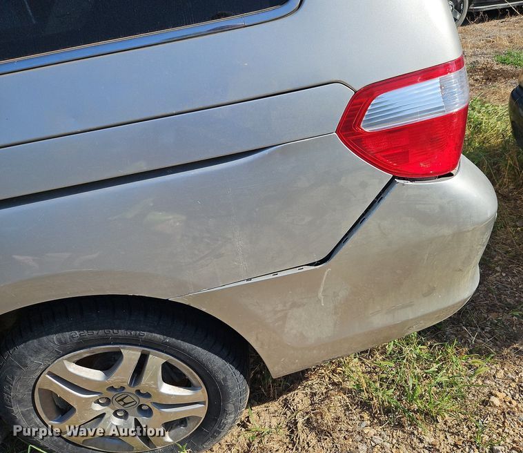 image for item LM9126 2006 Honda Odyssey  van