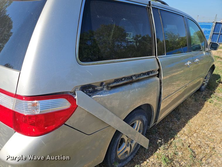 image for item LM9126 2006 Honda Odyssey  van