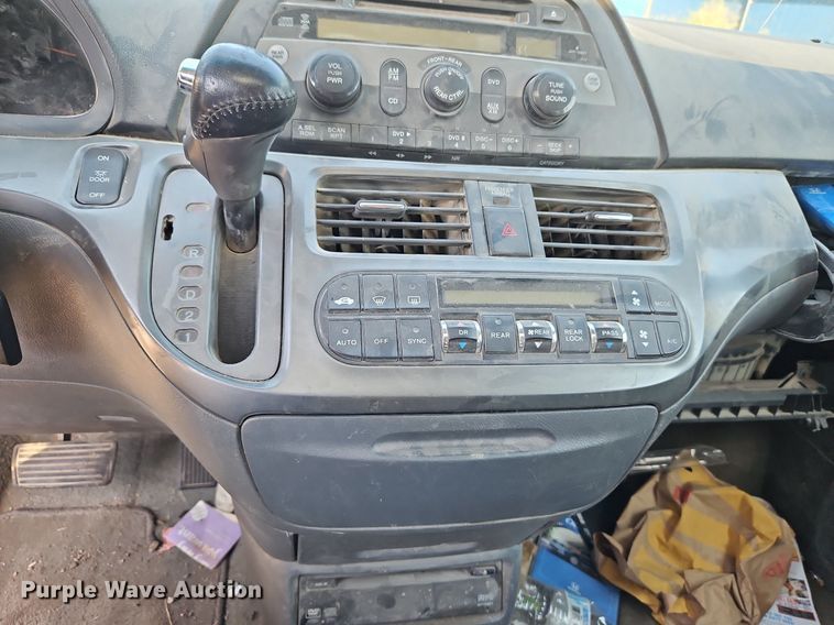 image for item LM9126 2006 Honda Odyssey  van