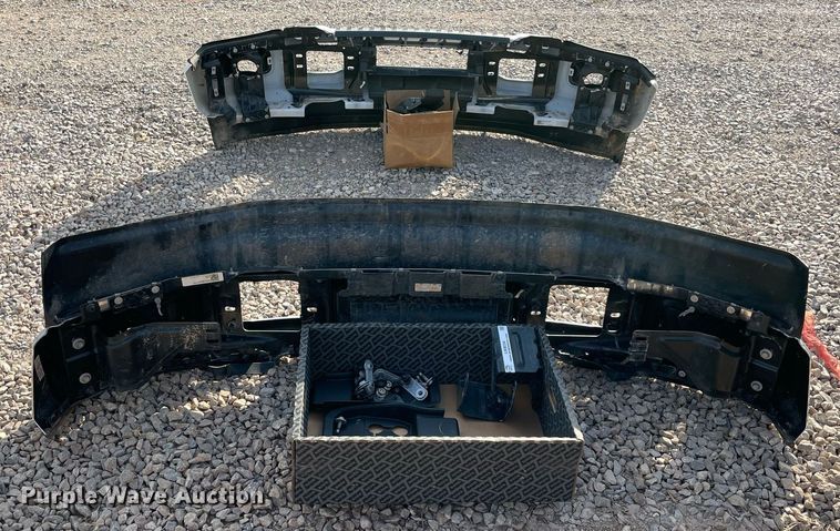image for item LN9034 (2) 2023 Ford F250 front bumpers