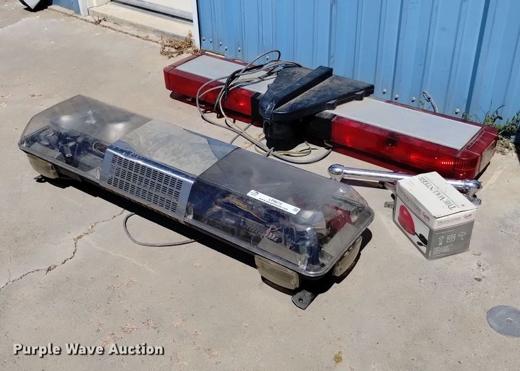 image for item LP9675 (2) light bars