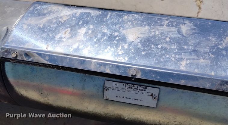 image for item LP9675 (2) light bars