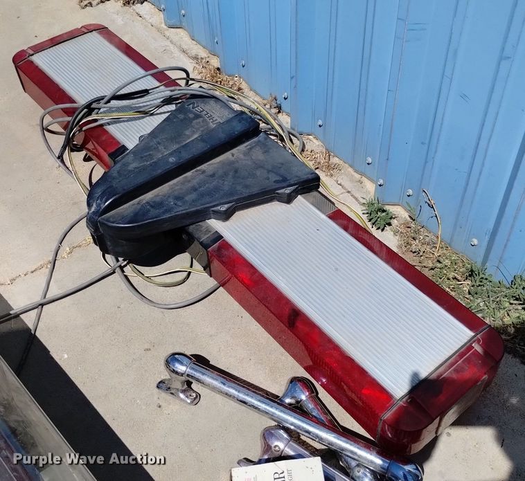 image for item LP9675 (2) light bars