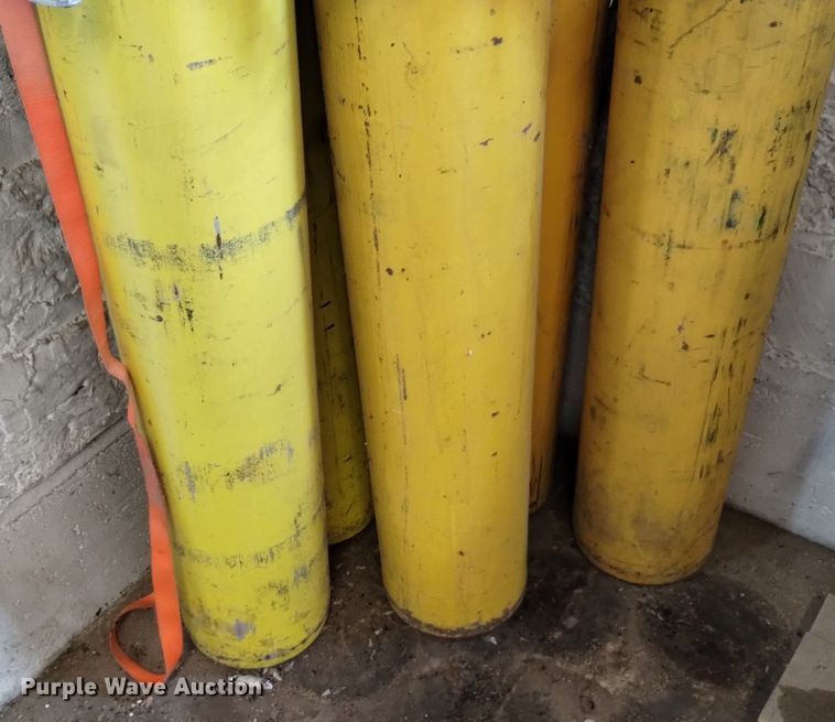 image for item LP9693 (6) oxygen tanks