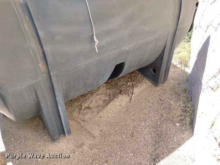 image for item LP9707 (2) poly tanks