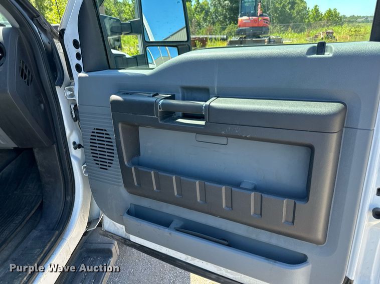 image for item LQ9013 2012 Ford F350 Super Duty  SuperCab pickup truck