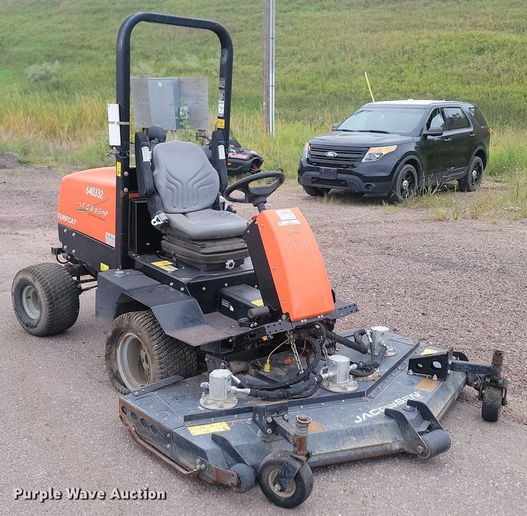 image for item LQ9116 Jacobsen Turfcat 628D  lawn mower