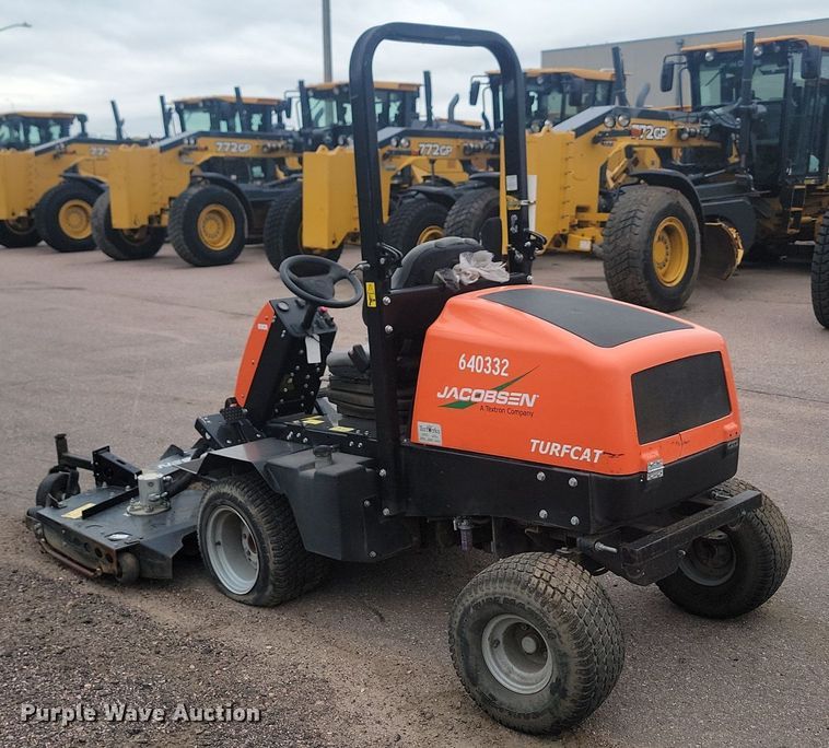 image for item LQ9116 Jacobsen Turfcat 628D  lawn mower