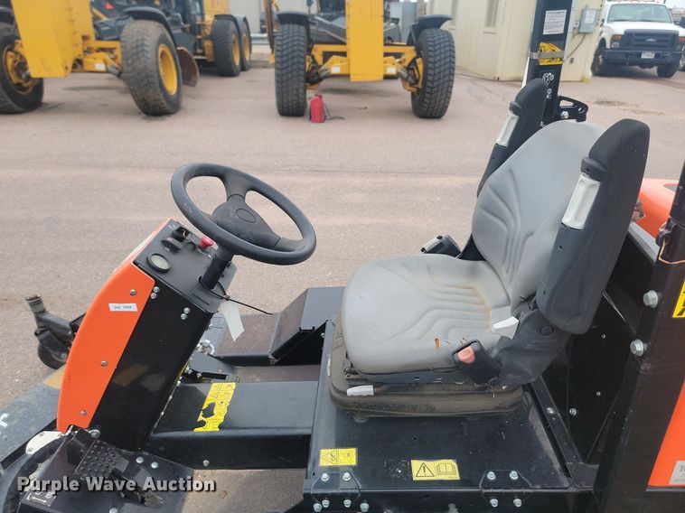 image for item LQ9116 Jacobsen Turfcat 628D  lawn mower