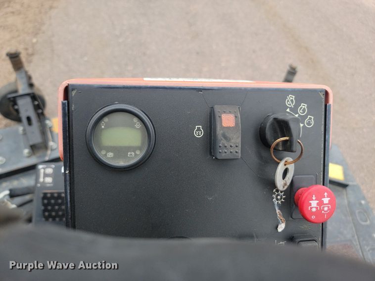 image for item LQ9116 Jacobsen Turfcat 628D  lawn mower