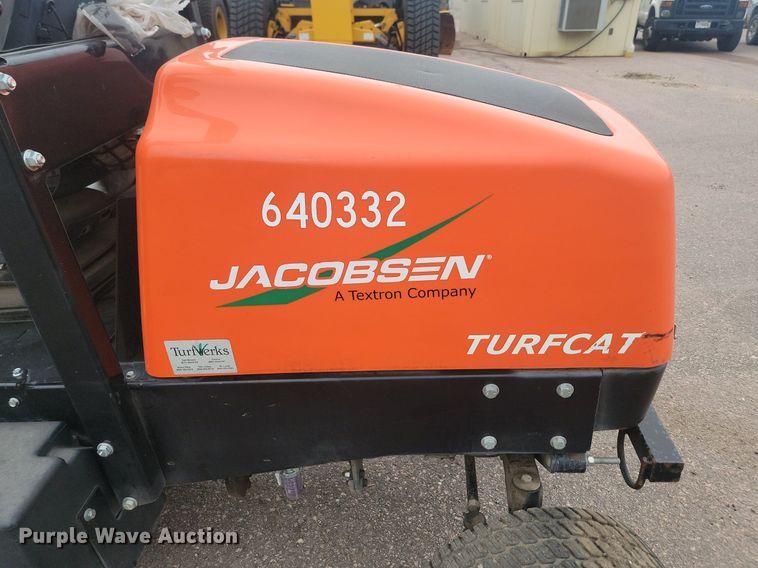 image for item LQ9116 Jacobsen Turfcat 628D  lawn mower