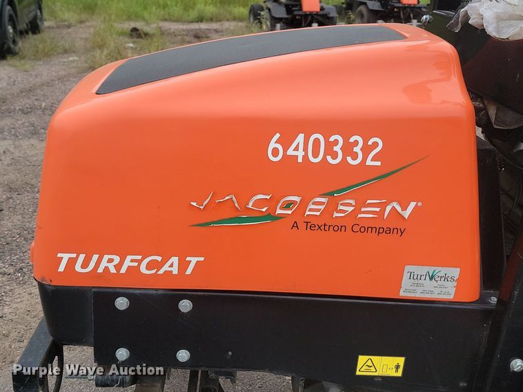 image for item LQ9116 Jacobsen Turfcat 628D  lawn mower