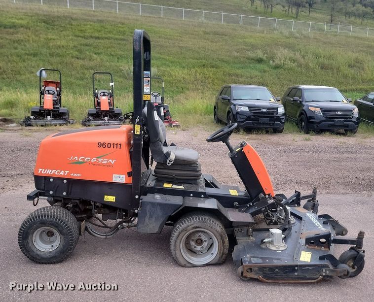 image for item LQ9117 Jacobsen Turfcat 628D  lawn mower