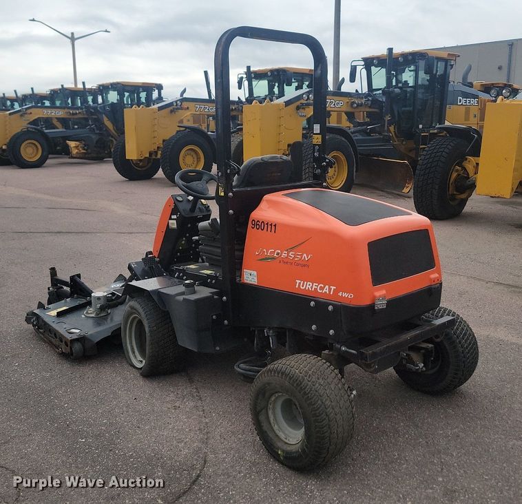 image for item LQ9117 Jacobsen Turfcat 628D  lawn mower